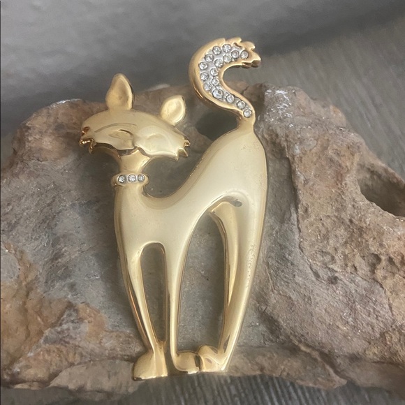 Vintage Jewelry - Vintage 80s Gold Tone Cat with Rhinestones Broach
